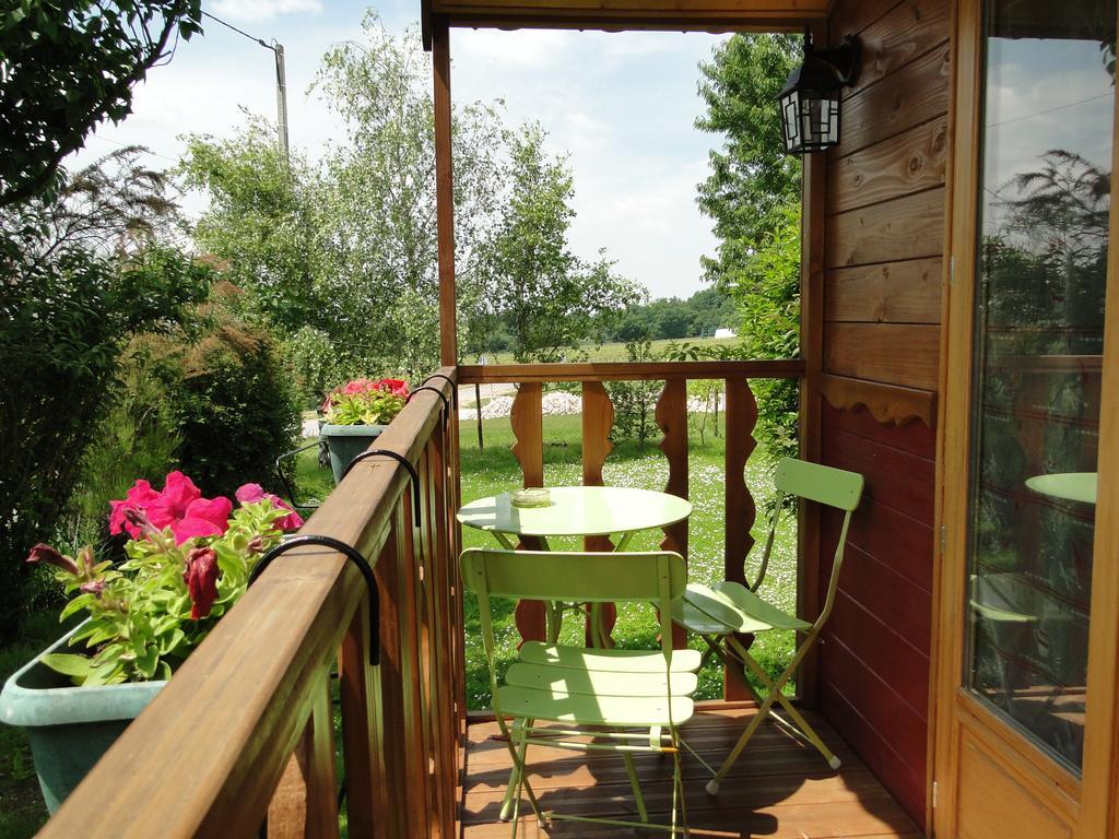 Bed and Breakfast Domaine De La Vallee Aux Pages à Paray-Douaville Extérieur photo