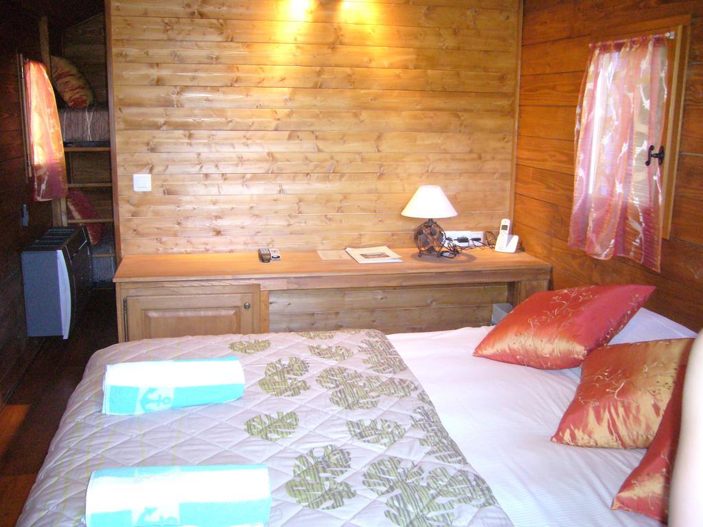Bed and Breakfast Domaine De La Vallee Aux Pages à Paray-Douaville Extérieur photo