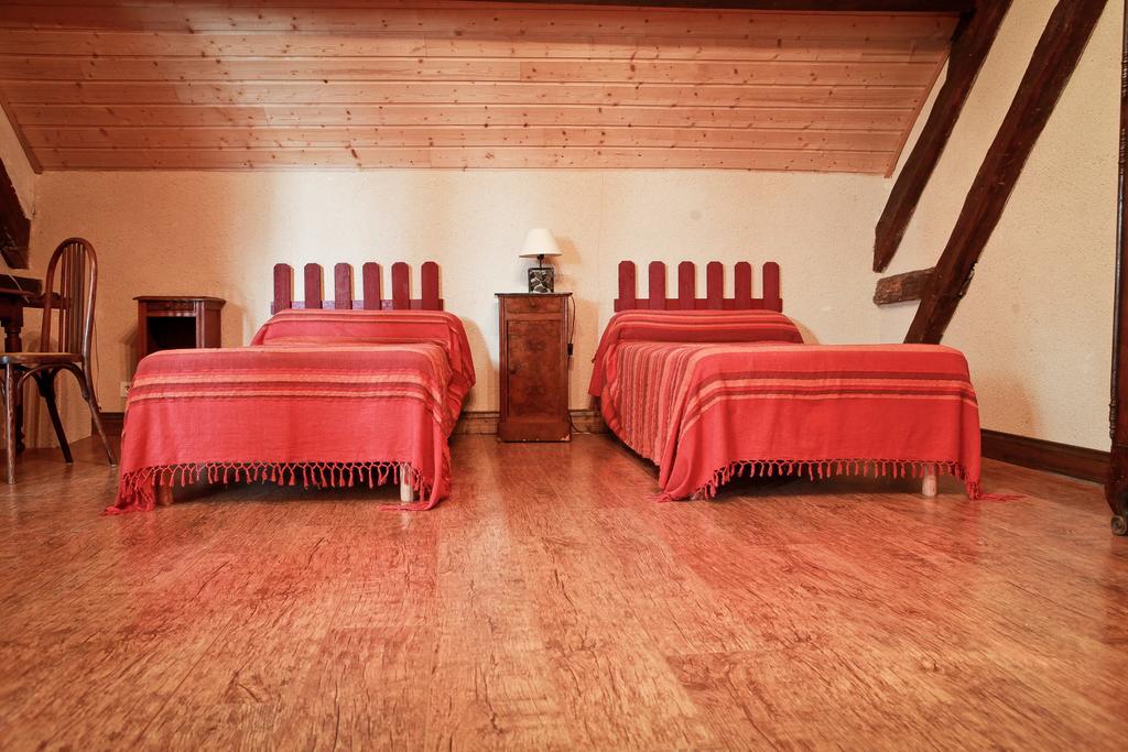 Bed and Breakfast Domaine De La Vallee Aux Pages à Paray-Douaville Extérieur photo