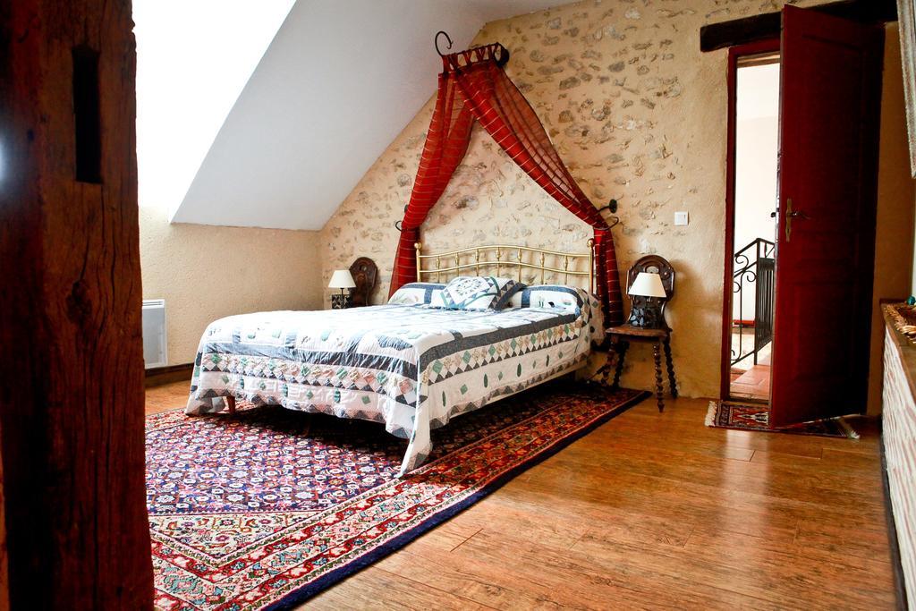 Bed and Breakfast Domaine De La Vallee Aux Pages à Paray-Douaville Extérieur photo